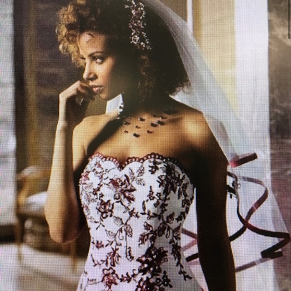 David’s Bridal Deep red accented wedding dress with matching vail   Size 4